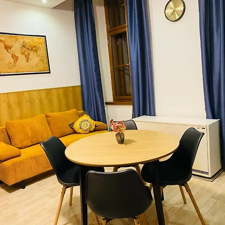 شقة Moderni U Velkeho Namesti 1, Wi-fi Zdarma, Koupelna S Vanou